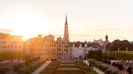 Paysage urbain de Bruxelles au coucher du soleil