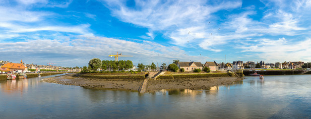 Obraz premium Trouville and Touques river