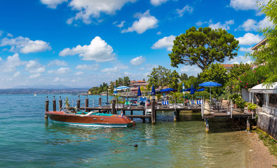 Obraz premium Sirmione on lake Garda