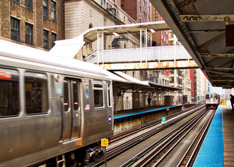 Fototapeta na wymiar Transit system in Chicago - The Elevated 