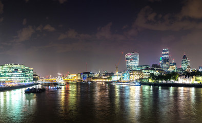 Fototapeta premium The Shard w Londynie nocą