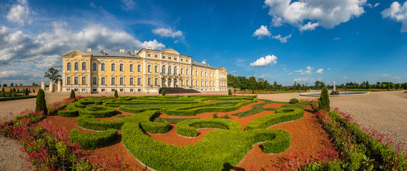 Rundale Palace in Latvia - obrazy, fototapety, plakaty