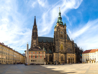 Fototapeta premium St. Vitus Cathedral in Prague in a beautiful summer day, Czech Republic