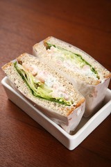 shrimp sandwich
