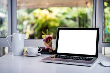 Fototapeta premium Mock up Blank screen of Laptop