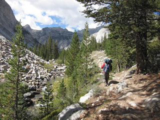 Hiking in Kings Canyon National Park
