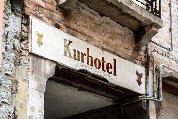 Obraz premium Schild 226 - Kurhotel