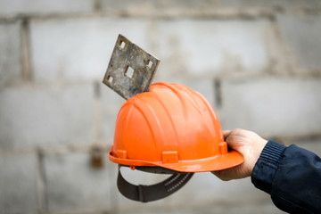
Helmet saved the life of a construction worker
