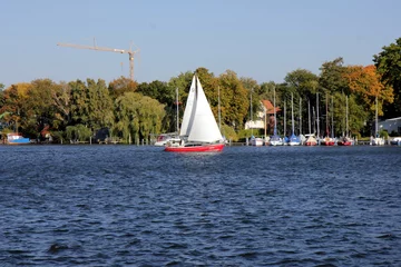 Abwaschbare Fototapete Wasser Motorsport Segelboot