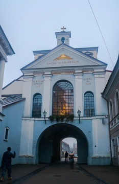 Ворота Аушрос (Острая брама). Часовня "Ворота Зари". Вильнюс. Литва