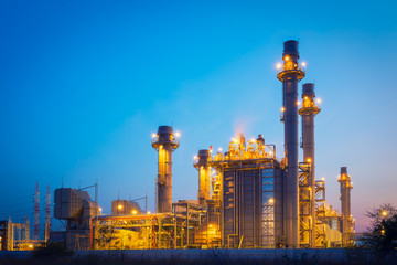 Obraz na płótnie Canvas power plant in the petrochemical plant at blue sky