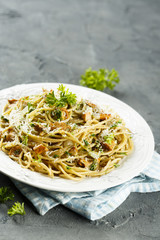 Spaghetti with chanterelle mushrooms and herbs