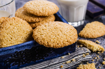 Cookie with sesame seeds