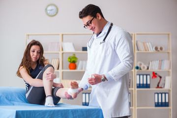 Fototapeta premium Traumatologist is taking care of the patient