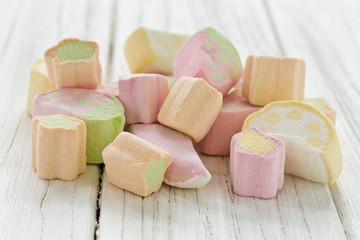 Pastellfarbene bunte Marshmallows