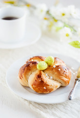 Frisch gebackenes Hefegebäck - Brioche