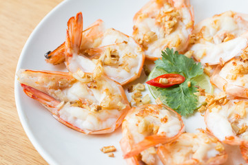 Boiled shrimp with garlic