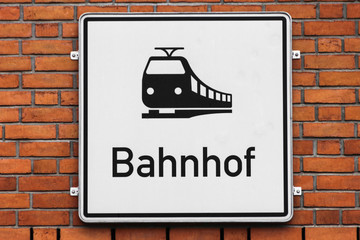Bahnhofsschild