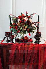  шикарный декорированный стол для романтического ужина