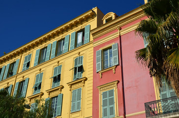 Obraz premium Nice façades colorées, place Massena et promenade du Paillon