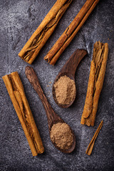 Ceylon cinnamon sticks and powder