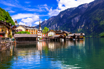 Fototapeta na wymiar Hallstat - beautiful Alpine paradise village in the lakeside, Austria