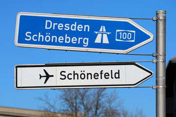 Wegweiser Schönefeld Dresden Autobahn