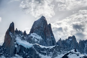 Foto op Plexiglas Cerro Chaltén Mount Fitz Roy in Patagonia in Argentina and its neighboring granite towers