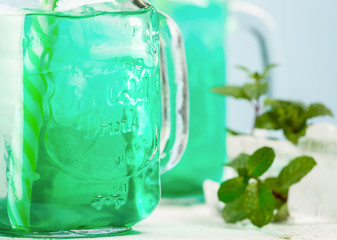 Drink fresh mint with ice.