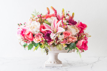 Obraz na płótnie Canvas bouquet flowers in vase