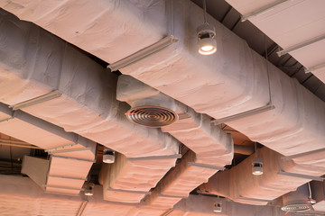 Air duct with insulator