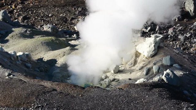 【大雪山】旭岳の噴煙 地獄谷 / 北海道最高峰 活火山