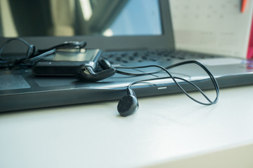 smartphone with laptop.