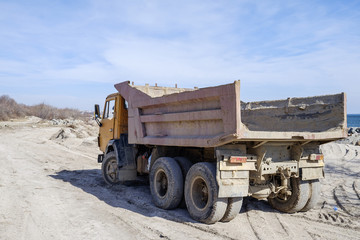 Obraz premium Old dirty tipper