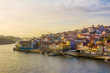 Fototapeta premium Sunset view to the Ribeira in Porto
