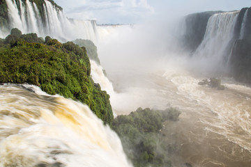 Die Wasserfälle in Brasilien "Cataratas do Iguaçu" (port.)