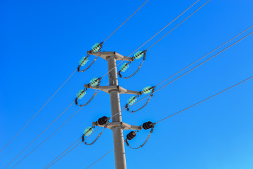 elektrik izolatörleri ve direği
