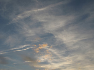 Chemtrails dans le ciel de la Côte d'Azur