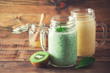 Spinach and mango smoothie