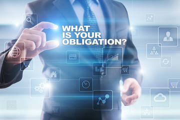 Obraz premium Businessman selecting what is your obligation on virtual screen.