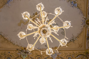 Tetto di palazzo nobile con affresco