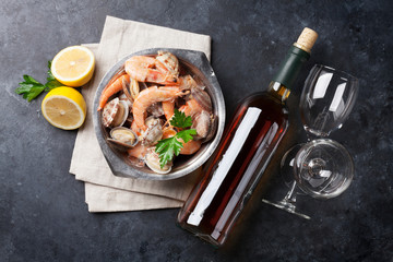 Fototapeta na wymiar Fresh seafood and white wine