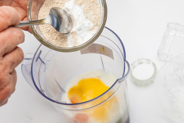 Quinoa crepes preparation : Quinoa crepes mix - Adding quinoa flour and flakes