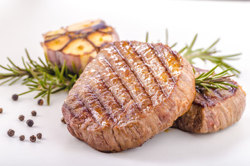 Steak with garlic, pepper and herbs