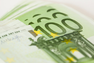 100 euro banknotes