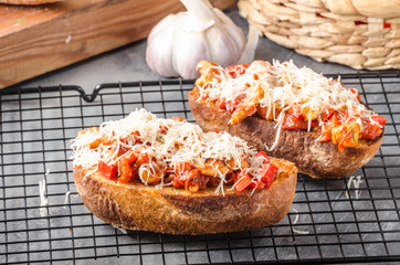 Devil toast vegetable chicken cheese