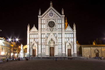Fototapeta premium Basilica di Santa Croce at night, Florence, Italy