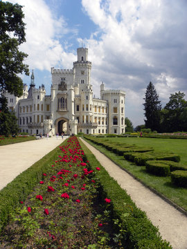 Château et parterre de fleurs