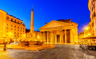 Fototapeta na wymiar Rome, Italy - Pantheon in the night