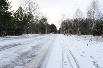 Zimowa wiejska droga